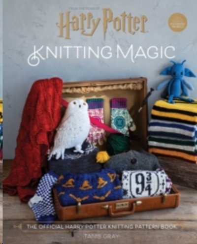 Harry Potter: Knitting Magic : The Official Harry Potter Knitting Pattern Book