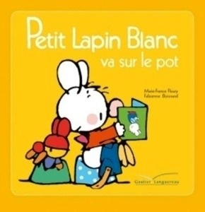 Petit Lapin Blanc va sur le pot