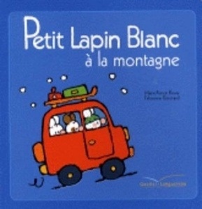 Petit Lapin Blanc à la montagne