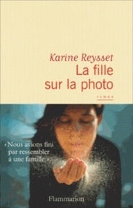 La fille sur la photo