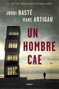 Un hombre cae