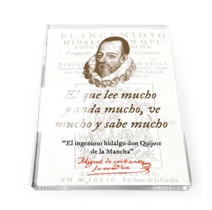 IMÁN cuadrado Cervantes- El que lee mucho y anda mucho...