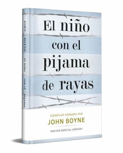 El niño con el pijama de rayas
